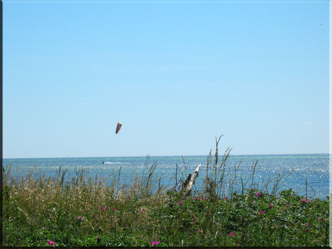 Kitesurfing